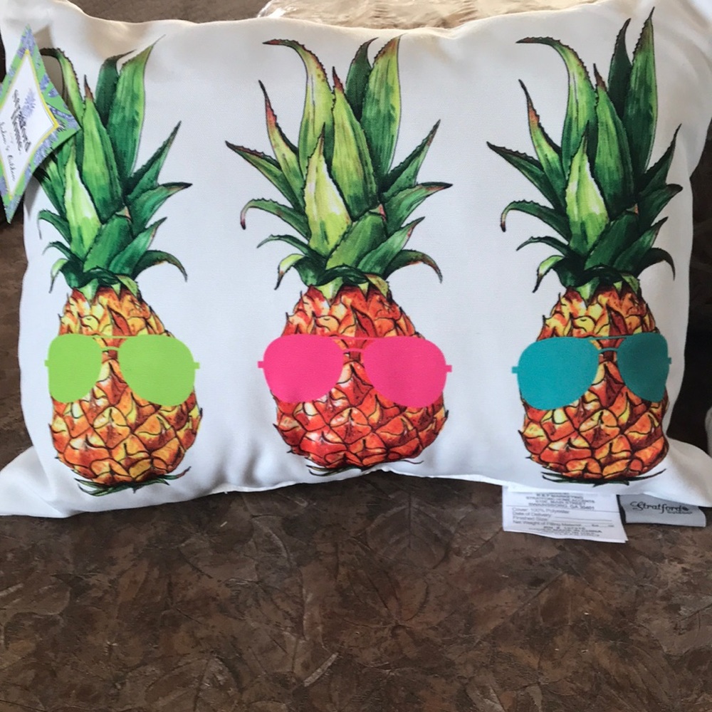 Stratford Home accent pillows